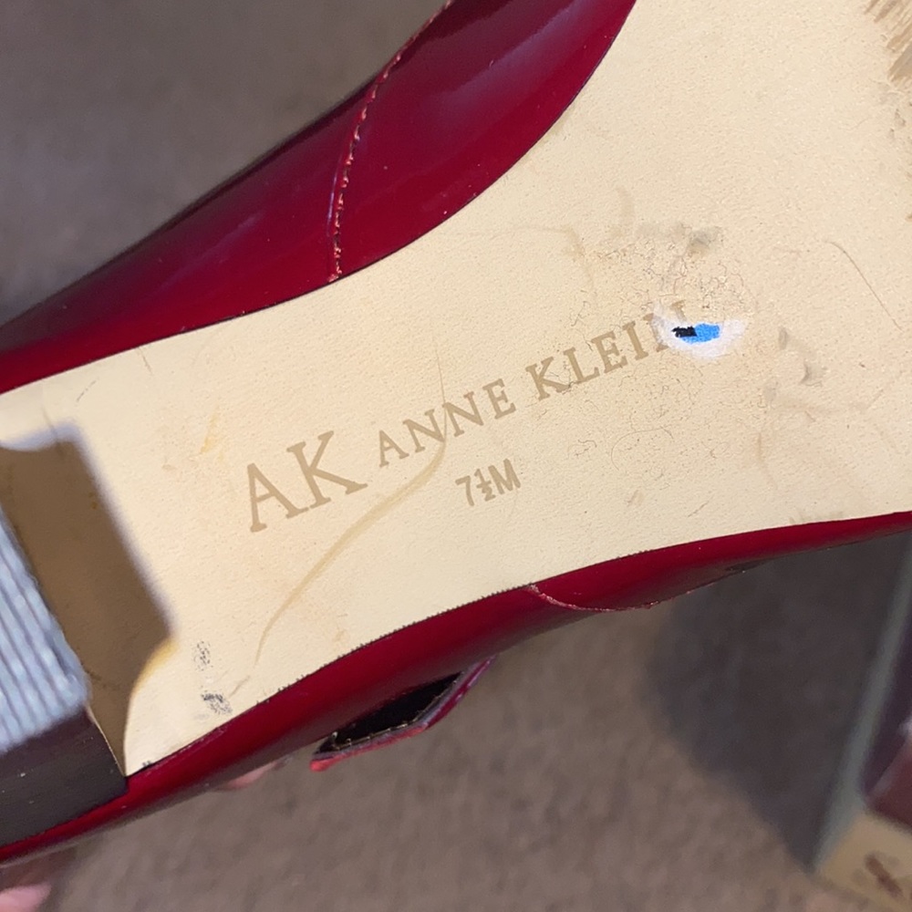 Heels - Picture 7 of 8